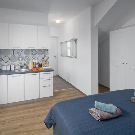 Studio Apartments Villa Valla - Free Bikes Fazana Exterior photo