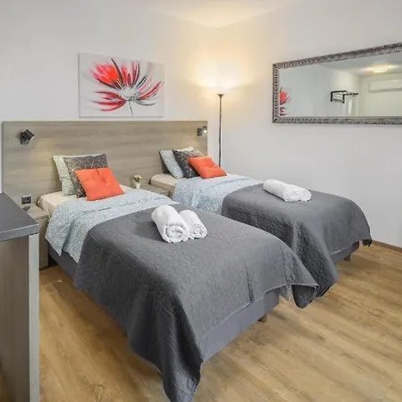 Studio Apartments Villa Valla - Free Bikes Fazana Exterior photo